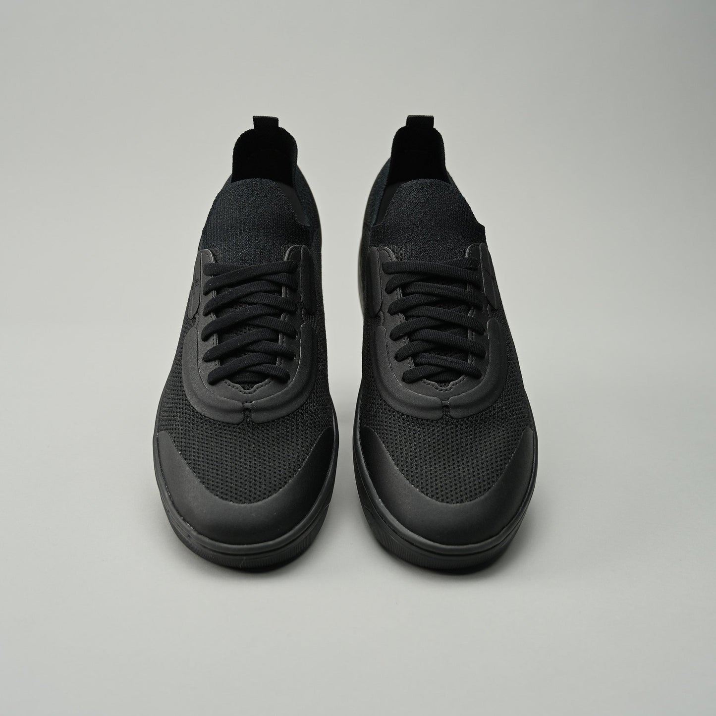 Skiff2 Black Out