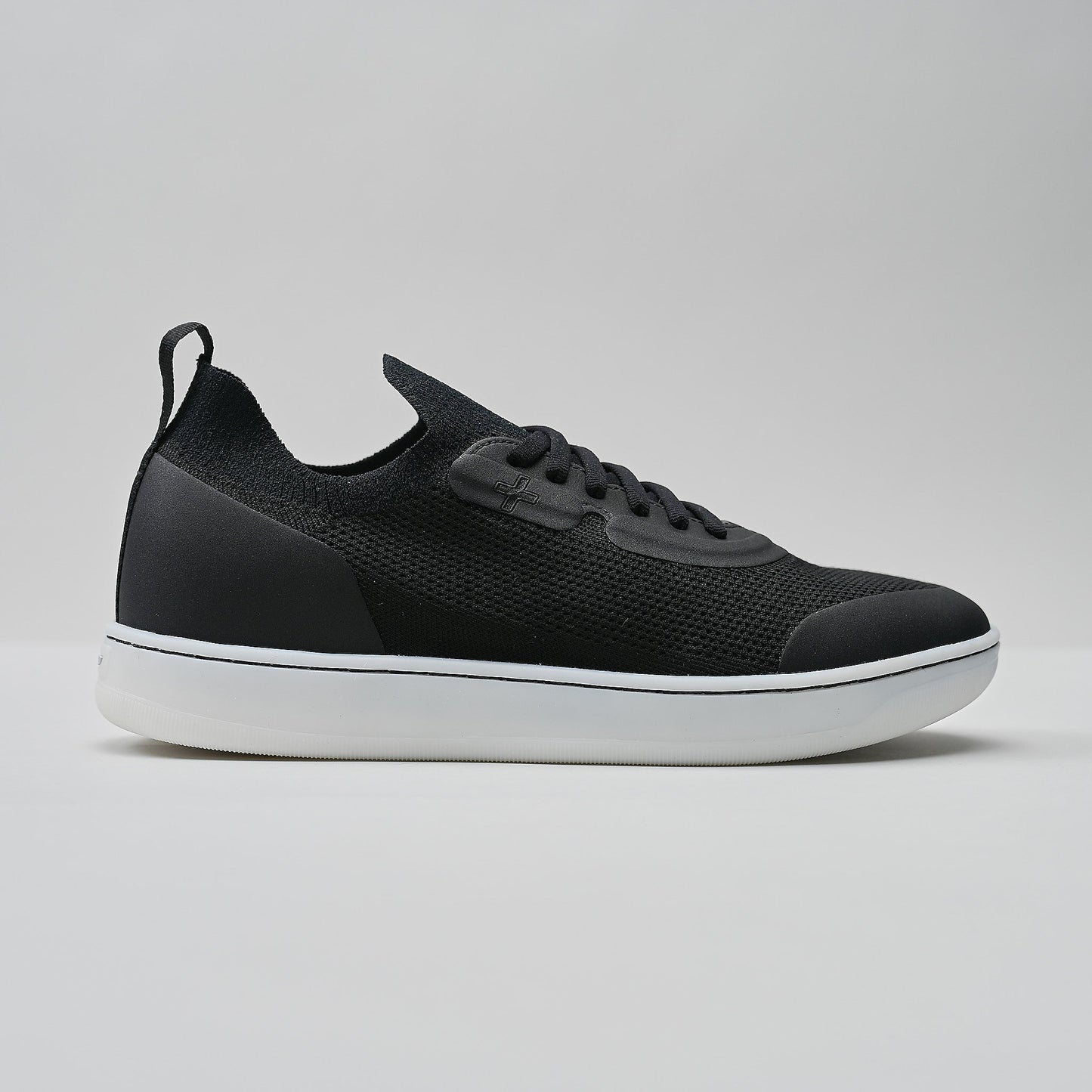 Skiff2 Black